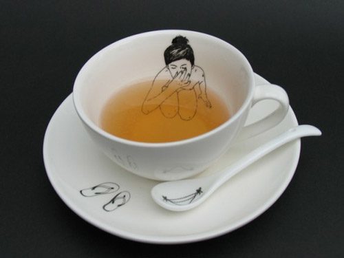 Bathing-Girl-Tea-Cup---Esther-Horchner