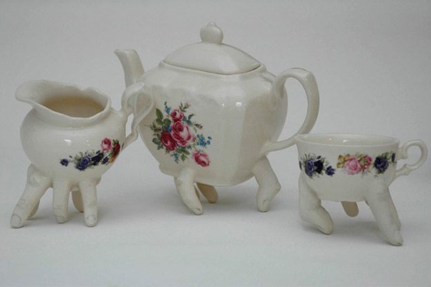 Walking-Tea-Set---Ronit-Baranga