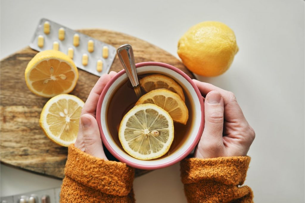 cup of tea with lemon slices