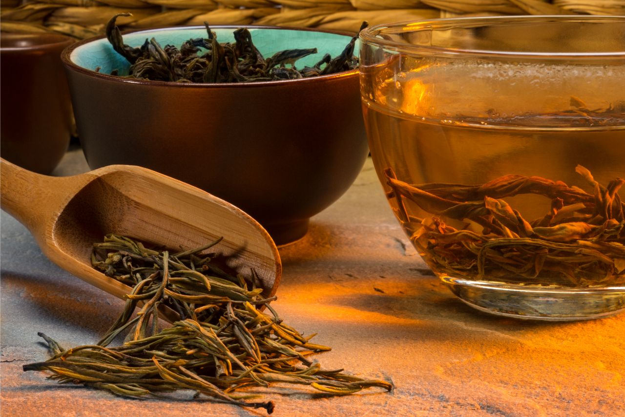 green tea with loose tea leaves