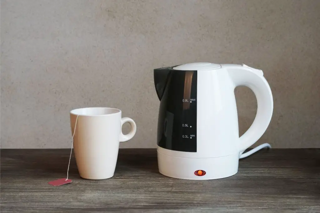 electric tea kettle with mug